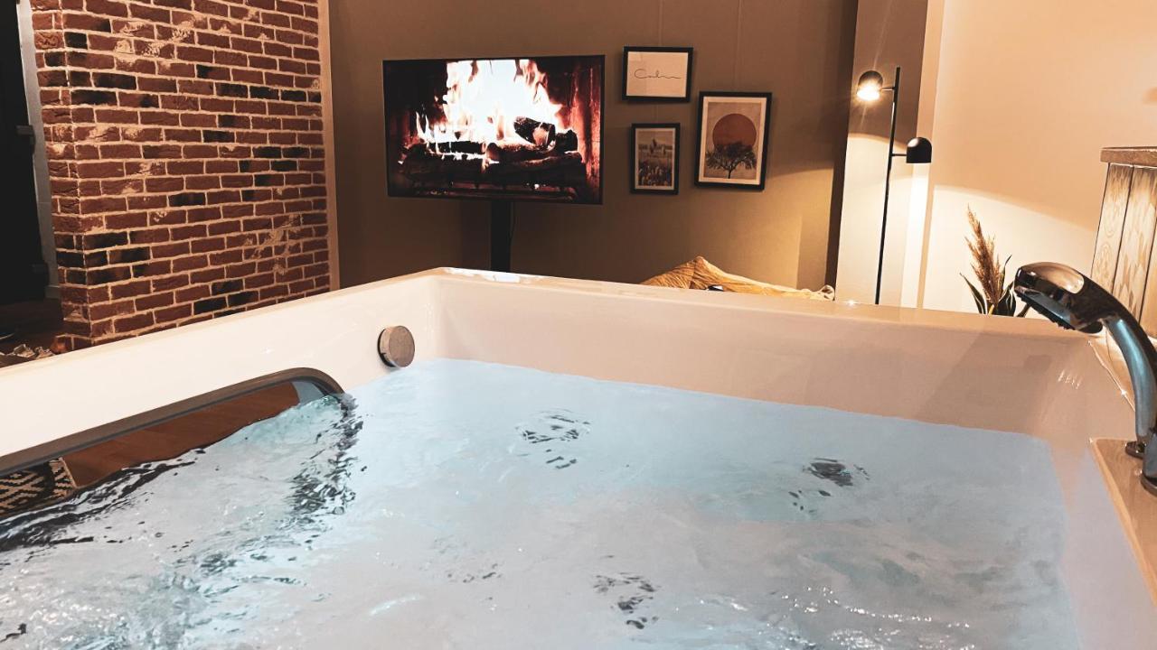 Stilvolles City-Loft Mit Privatem Whirlpool Трир Экстерьер фото